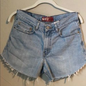 Levi’s Cut off shorts